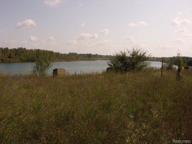 1955 Lakeville Rd - Photo 1