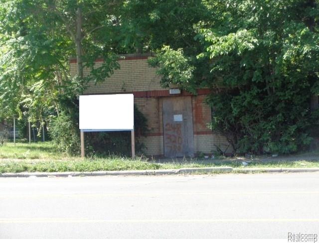 16633 Plymouth Rd - Photo 1