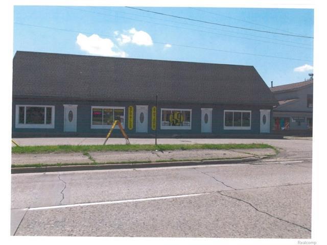 7633 Highland Road - Photo 1