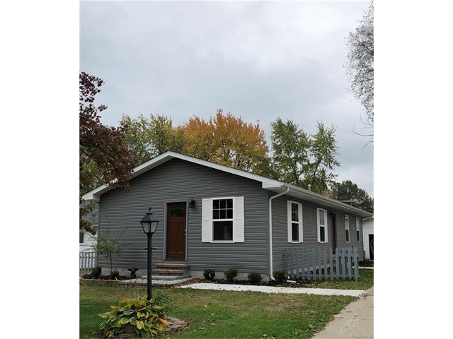 225 Delaware St - Photo 1