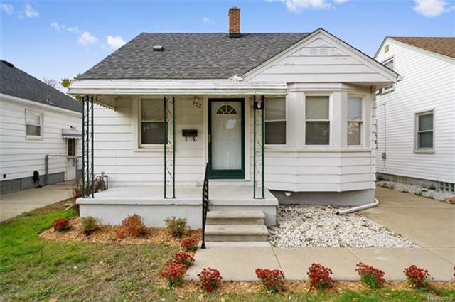 902 Lindbergh St - Photo 1