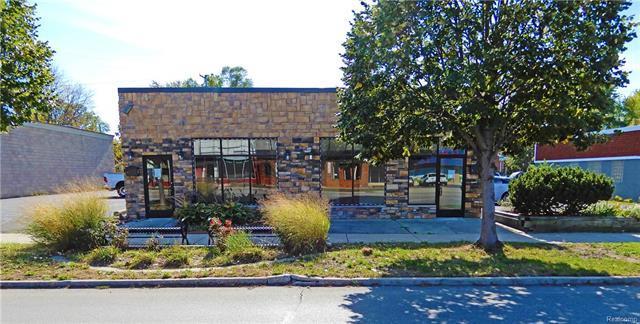 25033 W Warren St - Photo 1