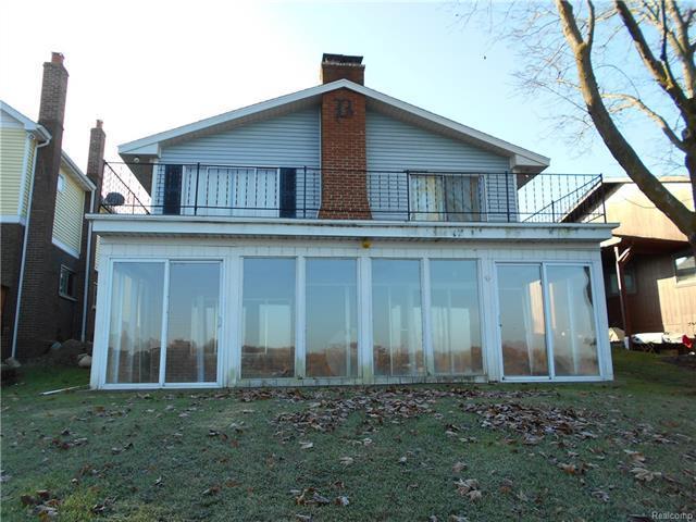 10048 King Rd - Photo 1