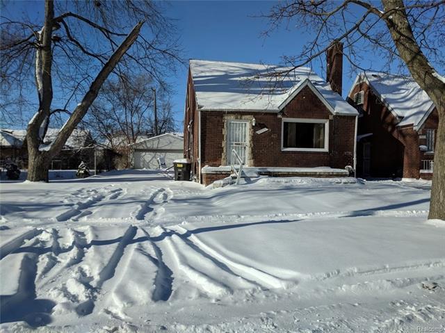 8305 Whitcomb St - Photo 1