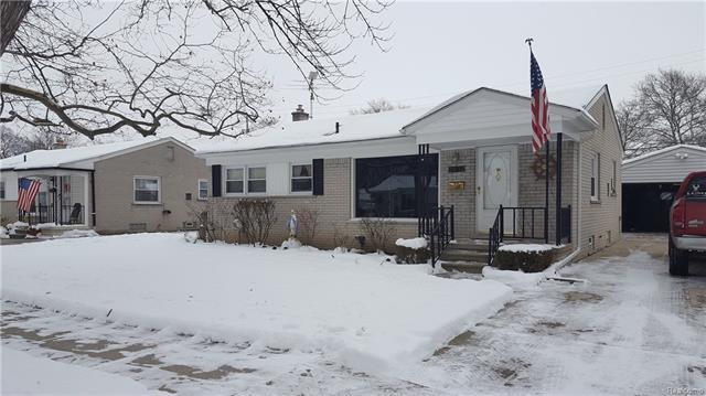 29712 Champine St - Photo 1