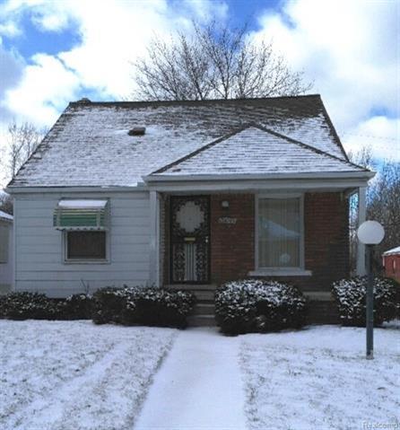 20045 Greenlawn St - Photo 1