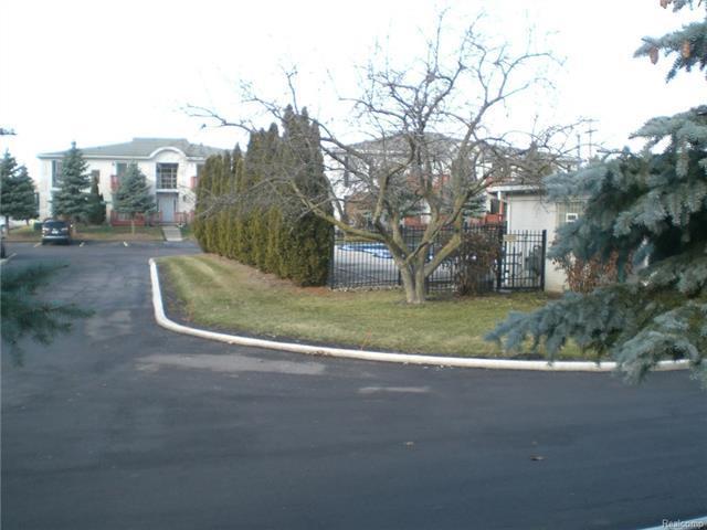 1724 Fort St - Photo 1