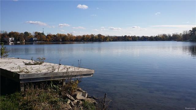 5039 Elizabeth Lake Rd - Photo 1