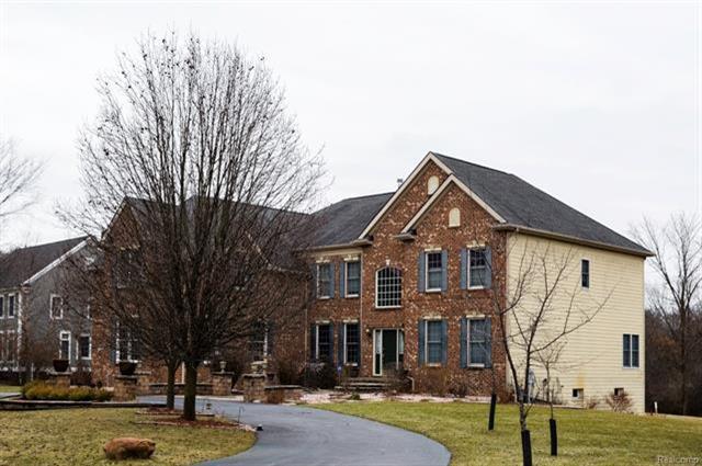 3302 Woodhill Circle - Photo 1