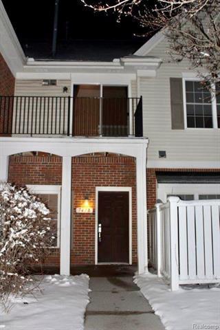 747 Amberly Dr - Photo 1