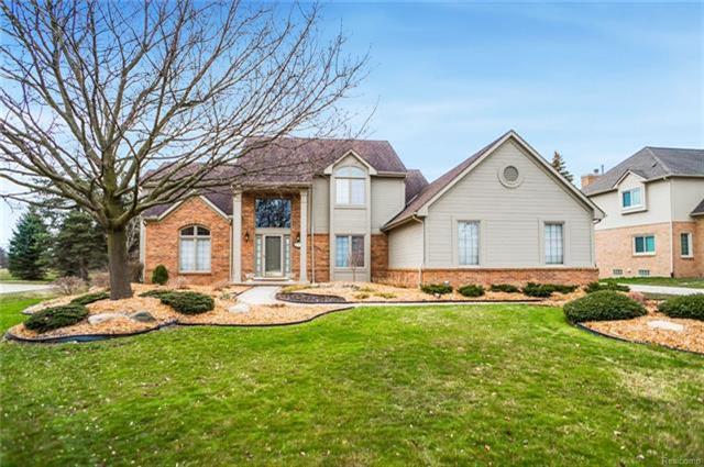 48151 Chesterfield Drive - Photo 1