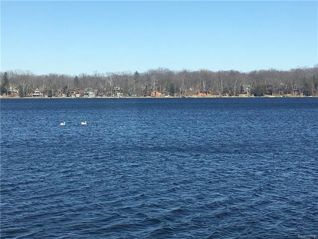 9465 Lakeview Dr - Photo 1