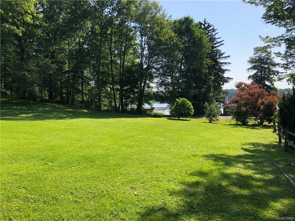 2075 Webster Park Dr - Photo 1