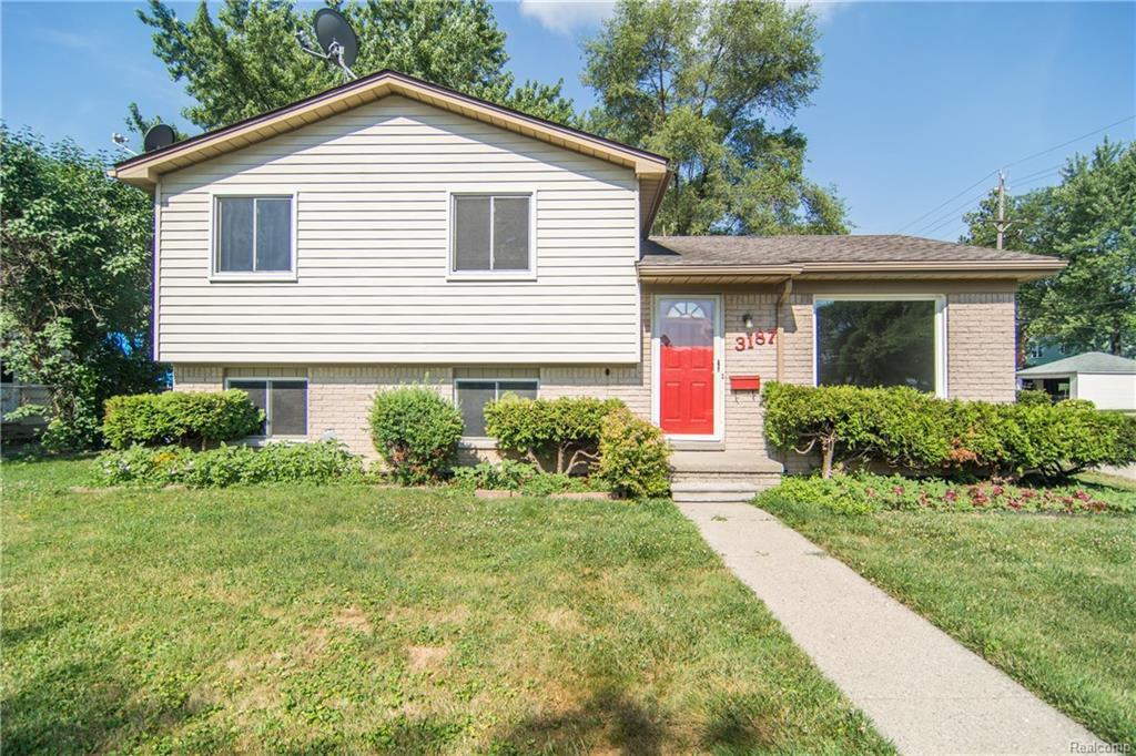 3187 Cummings Ave - Photo 1