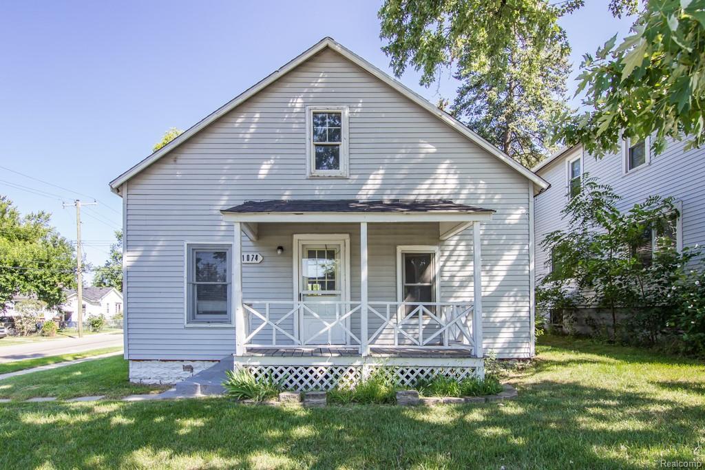 1074 Lakeview - Photo 1