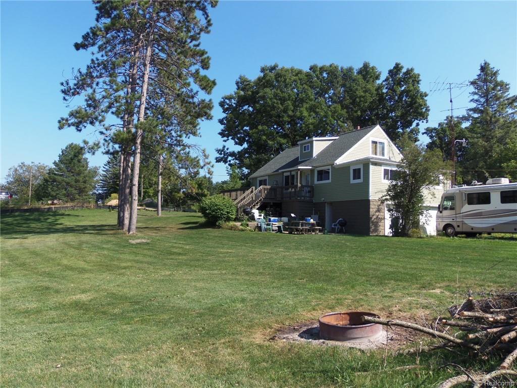 6431 Bennett Lake Rd N - Photo 1