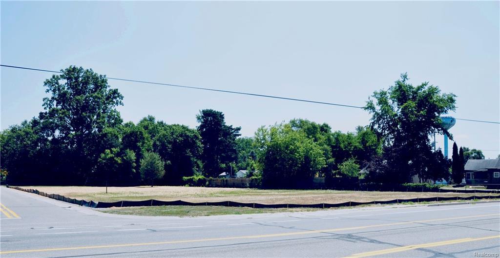 610 Saginaw St - Photo 1