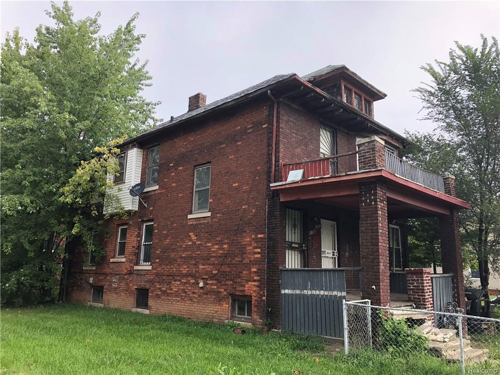 1492 Pingree St - Photo 1