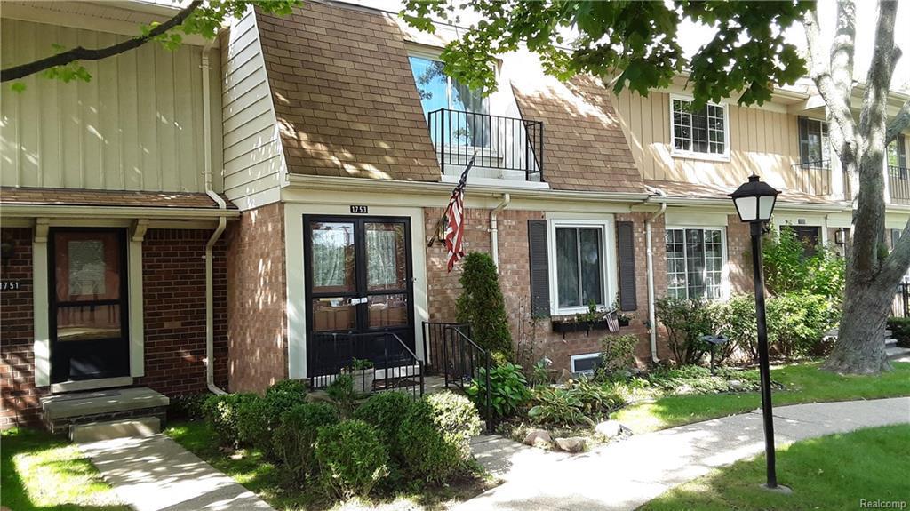1753 Wickham St - Photo 1