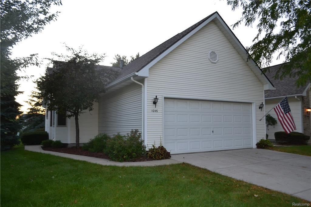 1046 Julie Dr - Photo 1