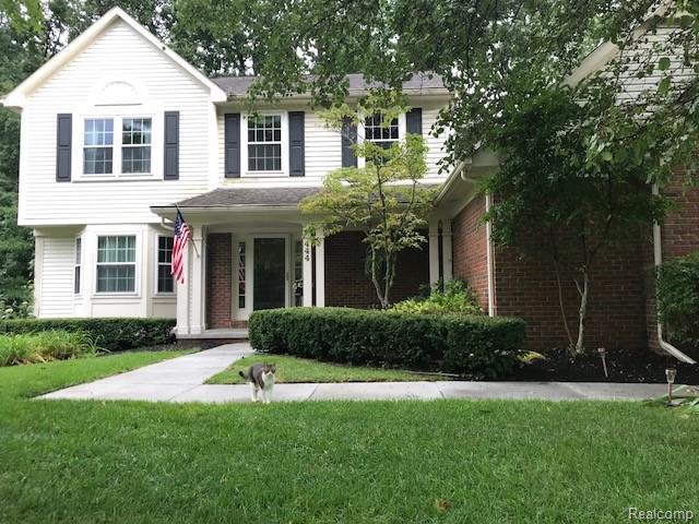 444 Woodridge Crt - Photo 1