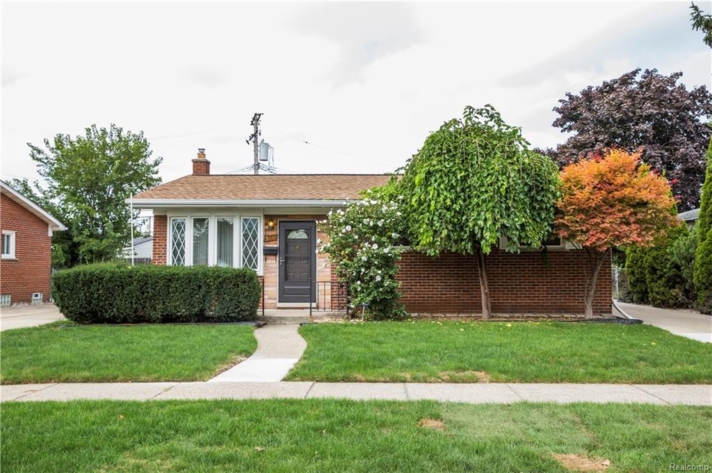 5741 Fairwood Dr - Photo 1