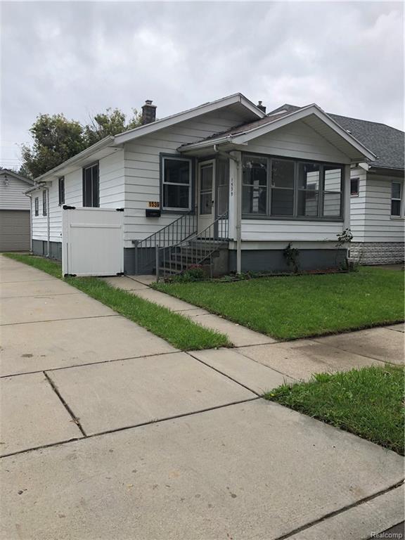 1539 Oconnor Ave - Photo 1