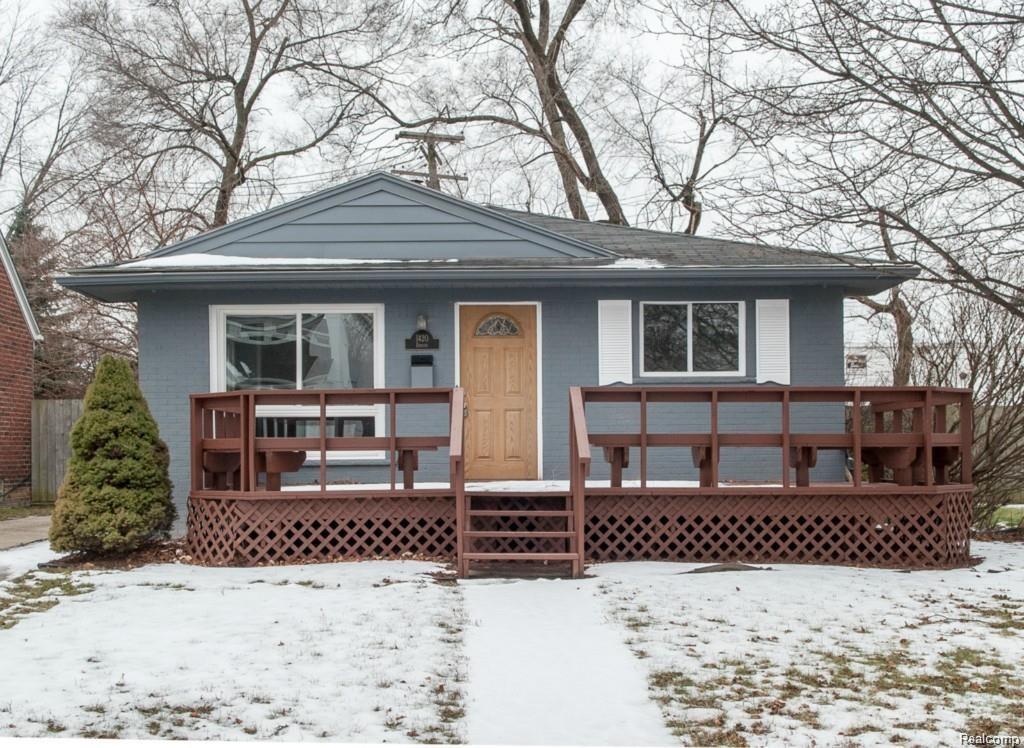 1420 Emmons Ave - Photo 1