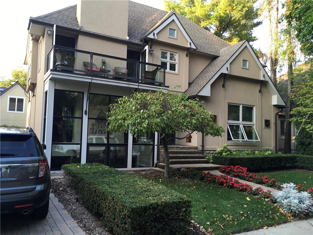 357 Frank St - Photo 1