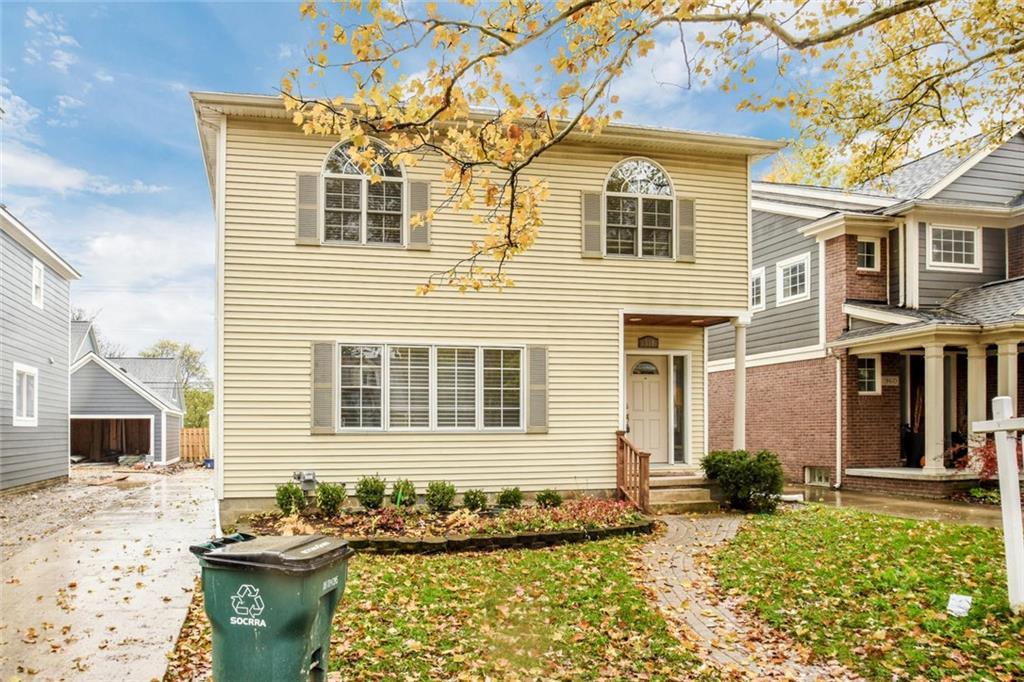 990 Chapin Ave - Photo 1