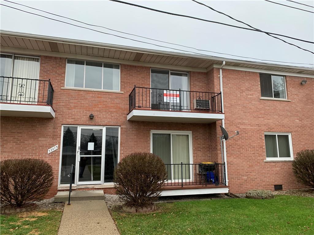 32075 Beaconsfield St - Photo 1