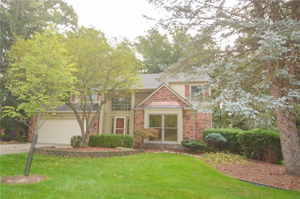 524 Rochdale Dr N - Photo 1