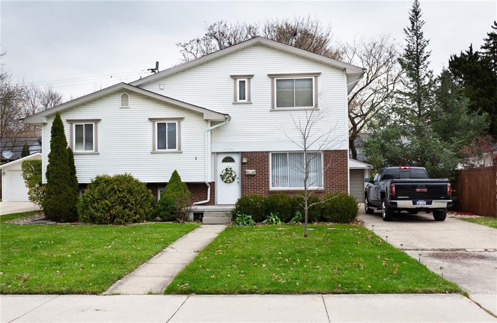 32730 Pierce St - Photo 1