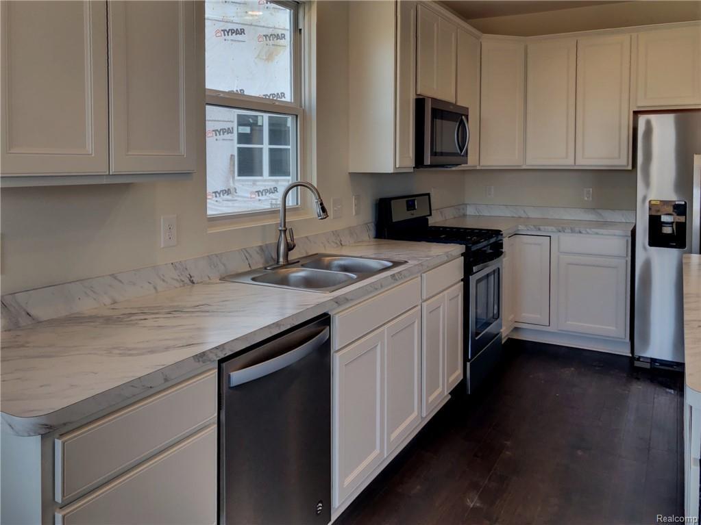 576 Ivyland St - Photo 1