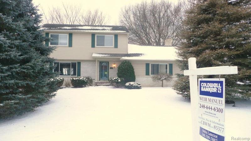 2055 Chalet Dr - Photo 1