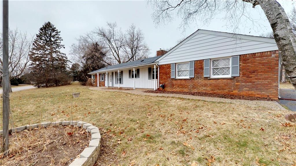 2415 Hammond Lake Rd - Photo 1
