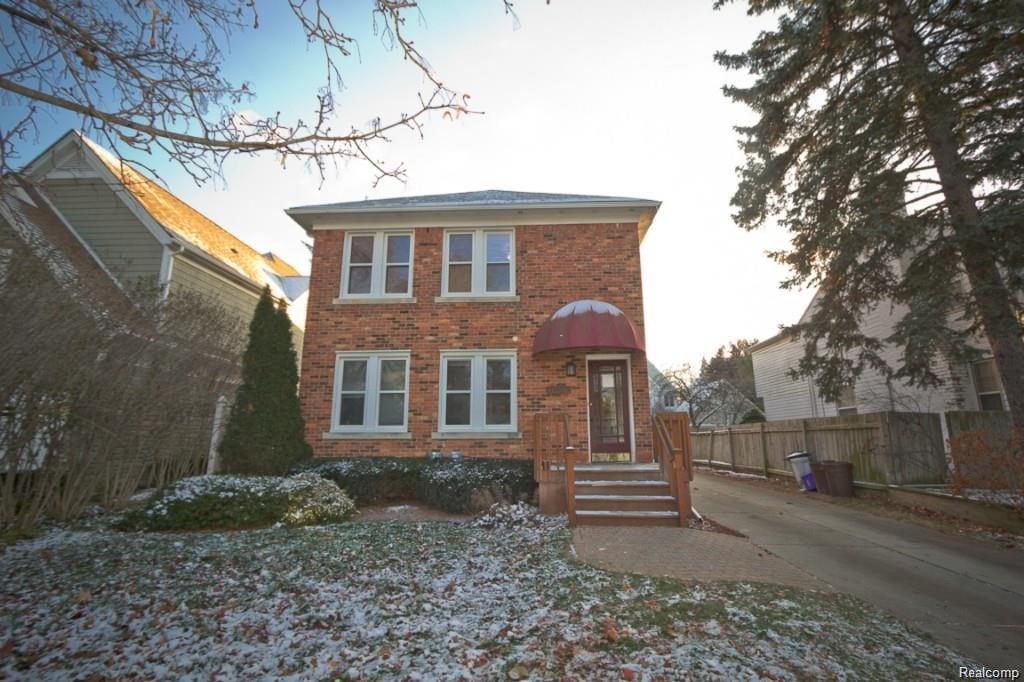 939 Chester St - Photo 1