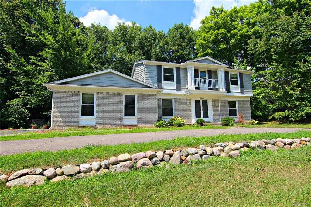 6244 Pinecroft Dr - Photo 1