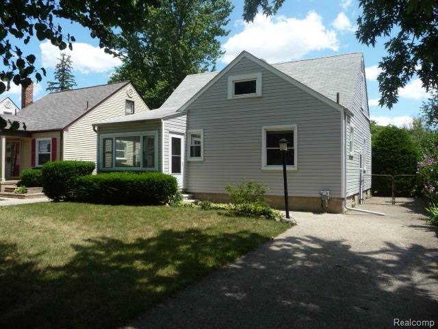 3350 Prairie Ave - Photo 1