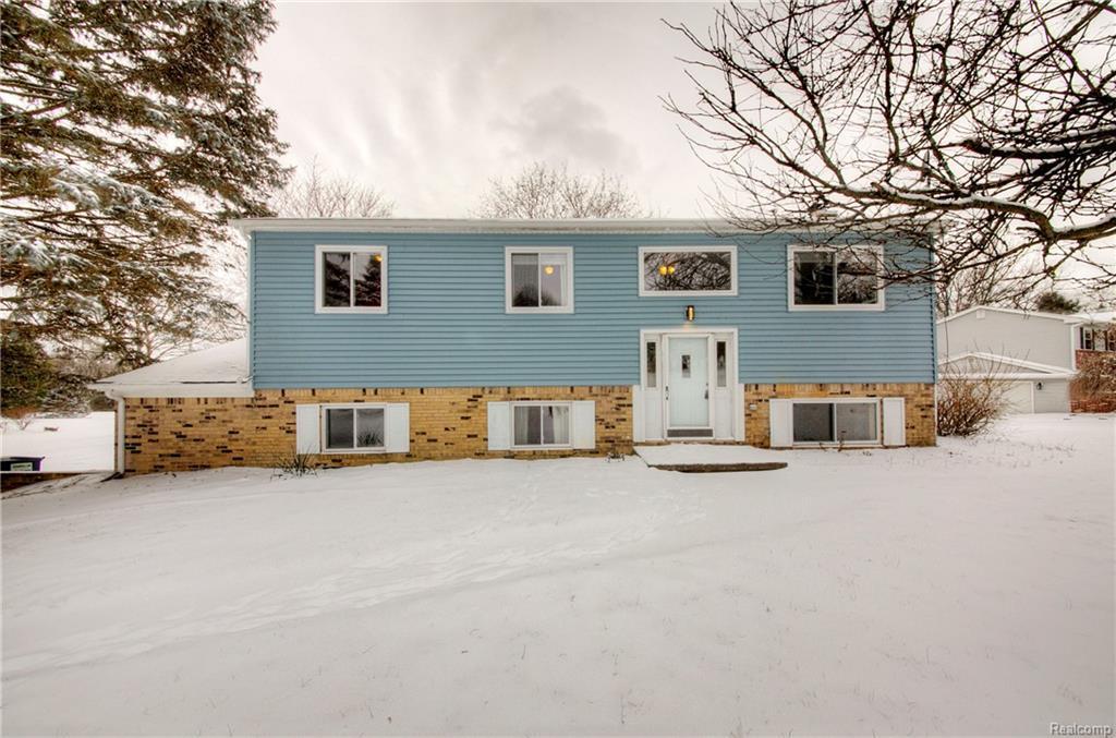 2779 Sun Terrace Dr - Photo 1