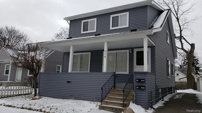 518 Troy St - Photo 1
