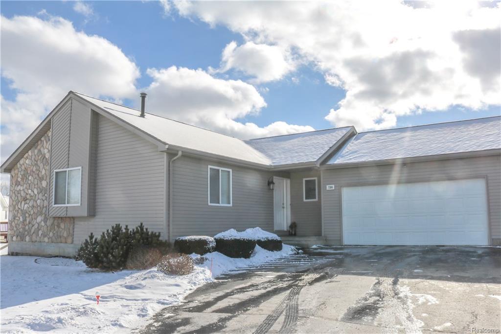 7280 Hawthorne Cir - Photo 1