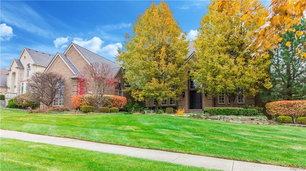 870 Ramblewood Dr - Photo 1