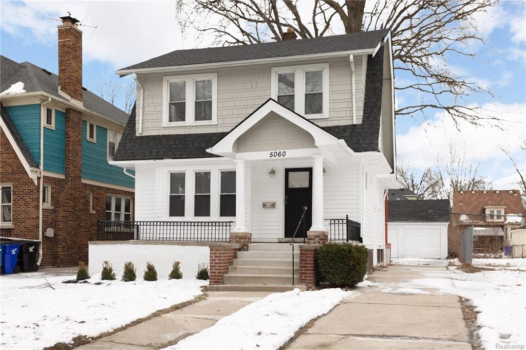 5060 Kensington - Photo 1