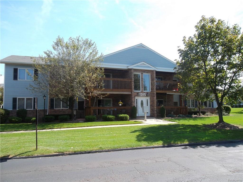 1315 Harbour Dr - Photo 1