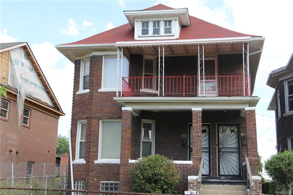 689 Kirby St - Photo 1