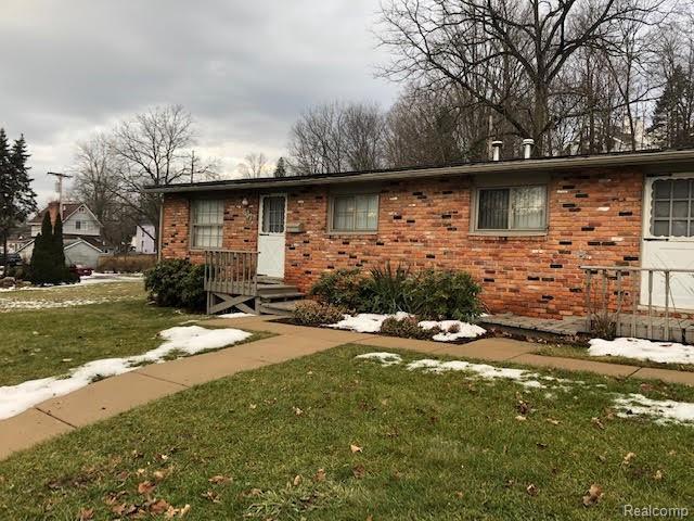 637 Center St - Photo 1