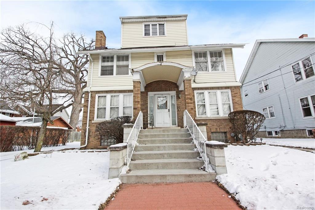 115 8th St - Photo 1