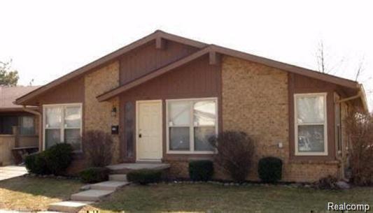 2881 Roundtree Dr - Photo 1