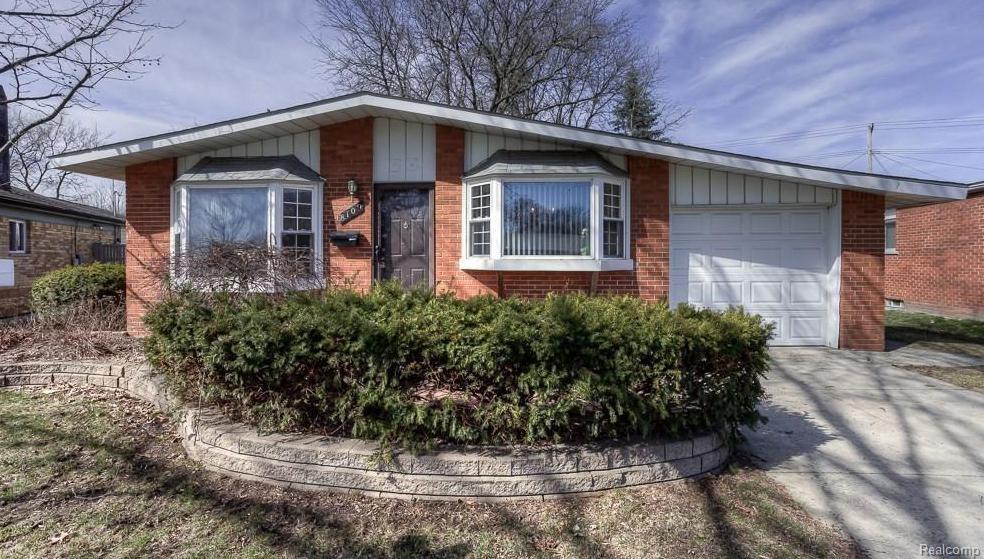 8109 Liberty Blvd - Photo 1